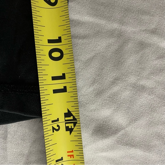 Reebok Women Black and Purple Running Shorts Sz L CrossFit Stretch Comfort Gym - Picture 7 of 7